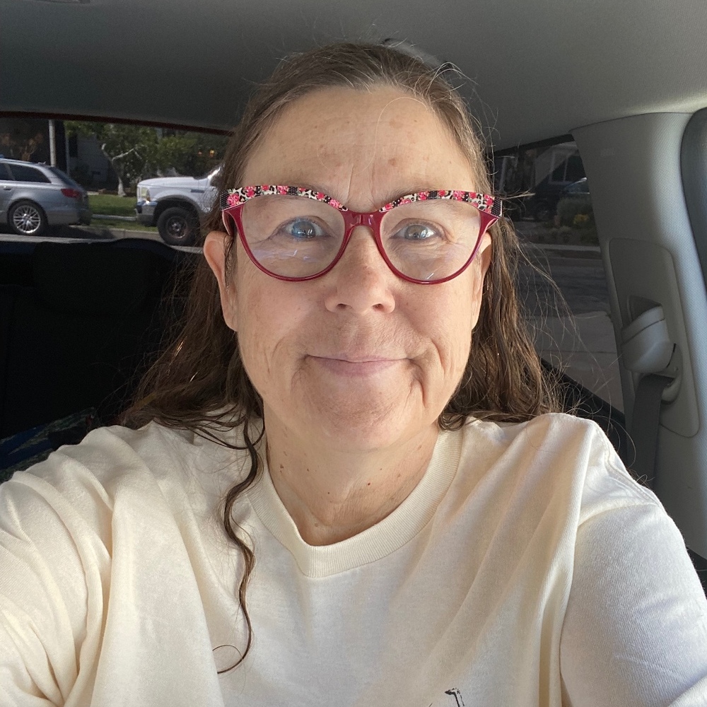 Meet your Posher, Leslie